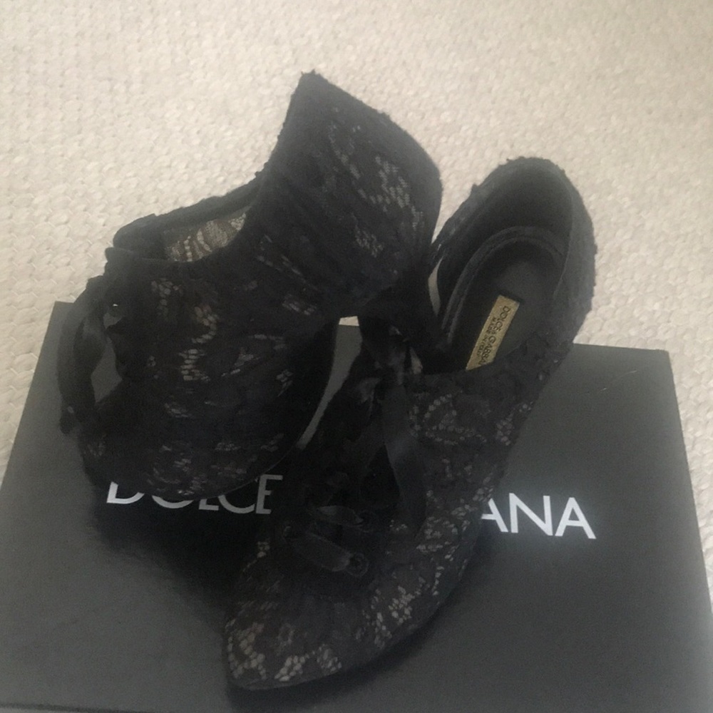 DOLCE & GABBANA BLACK BOOTY SHOES